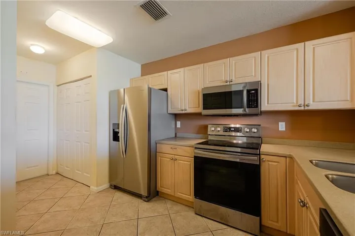 13130  Broadhurst  LOOP, Fort Myers, FL 33919