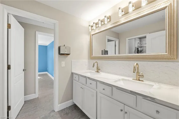 11905 Hickory Estate Cir, Fort Myers, Florida 33913
