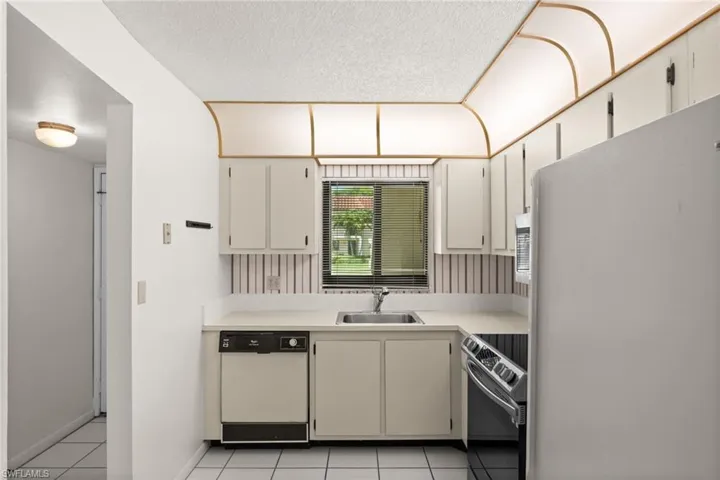 4251 27th Ct Sw 104, Naples, Florida 34116