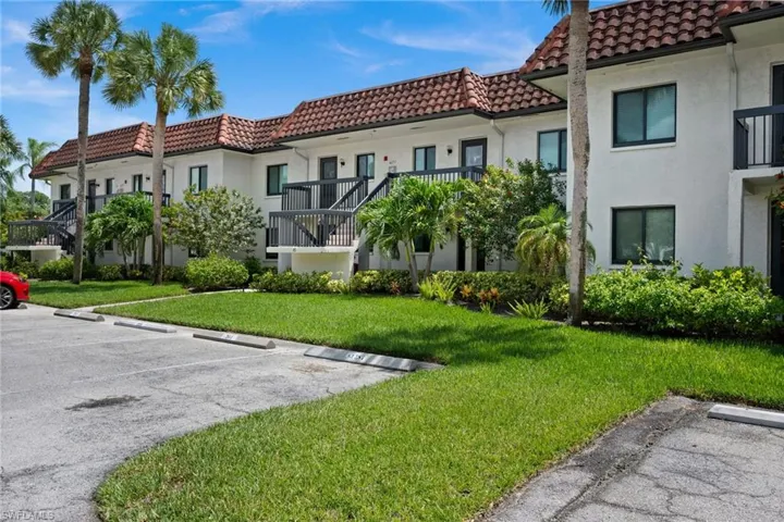 4251 27th Ct Sw 104, Naples, Florida 34116