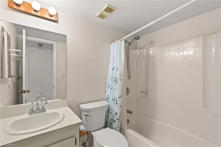 4251 27th Ct Sw 104, Naples, Florida 34116