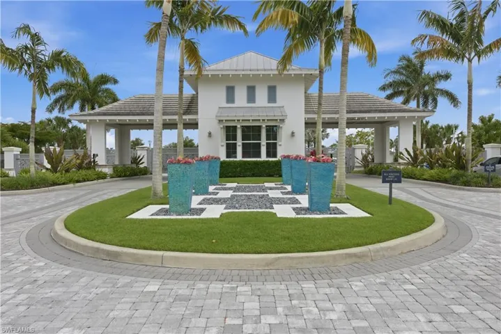 8947 Saint Lucia Dr, Naples, Florida 34114