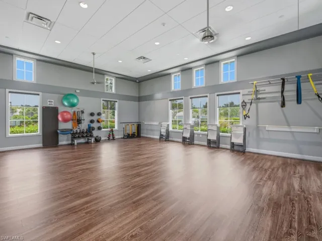 8947  Saint Lucia  DR, Naples, FL 34114