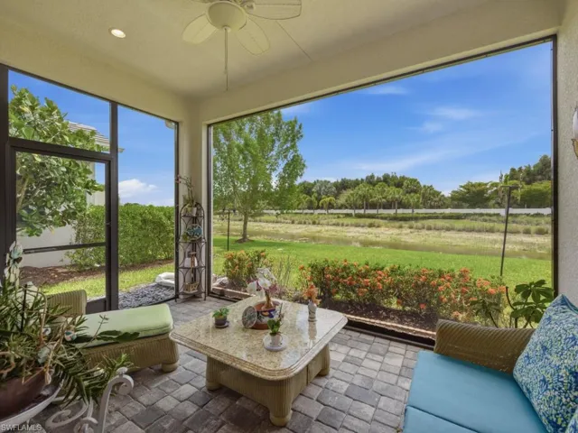 8947  Saint Lucia  DR, Naples, FL 34114