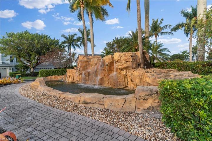 5970  Pinnacle  LN, Naples, FL 34110