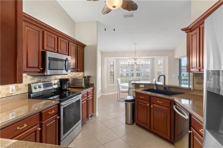 5970  Pinnacle  LN, Naples, FL 34110