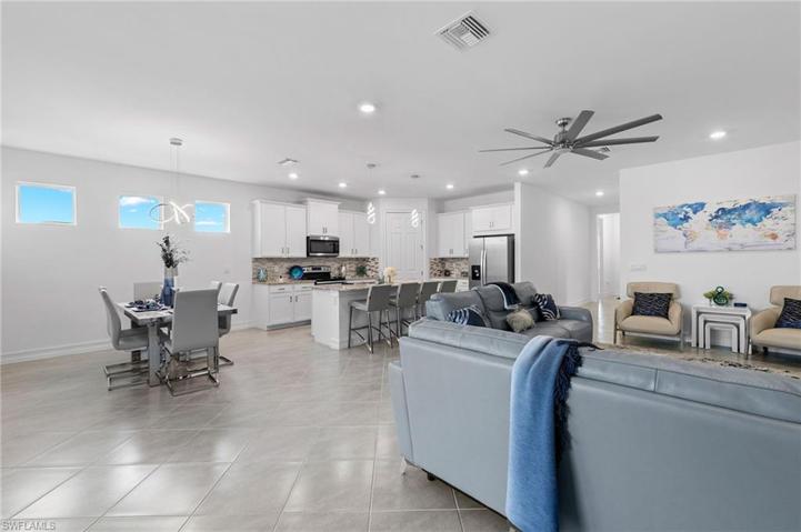 2542 SW Surfside BLVD, CAPE CORAL FL 33914