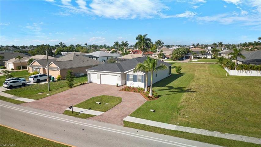 2542 SW Surfside BLVD, CAPE CORAL FL 33914