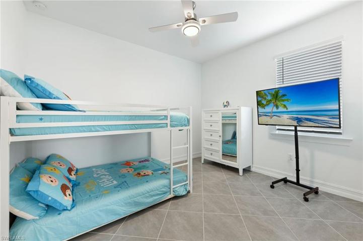 2542 SW Surfside BLVD, CAPE CORAL FL 33914