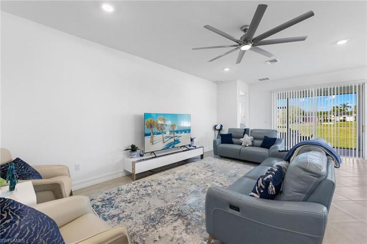 2542 SW Surfside BLVD, CAPE CORAL FL 33914
