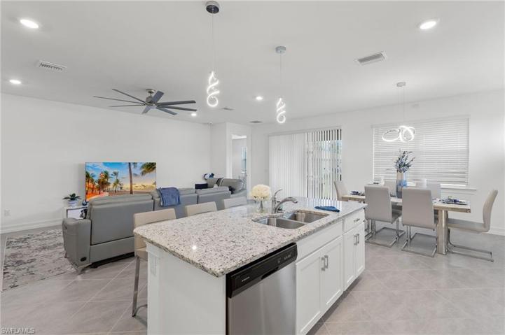 2542 SW Surfside BLVD, CAPE CORAL FL 33914