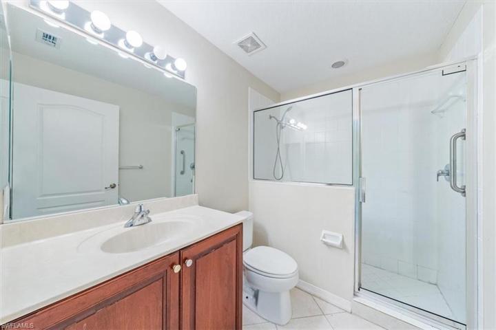 Ensuite for bonus room