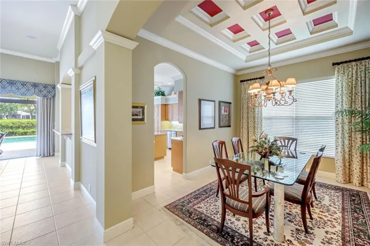 Dining room Decorative tray ceiling
