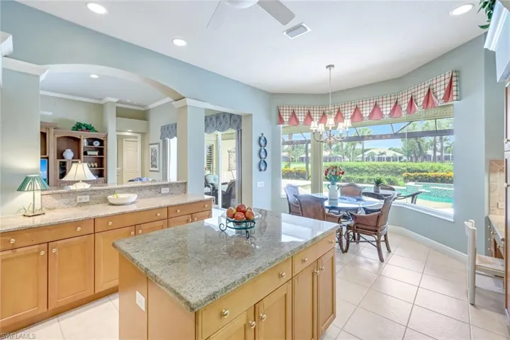 Plenty of counter/prep space in this kitchen!