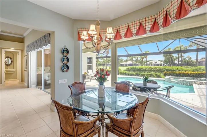 Dining Nook highlighting the stunning Southern Golf Course View