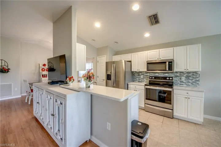 2467  Belleville  CT, Cape Coral, FL 33991