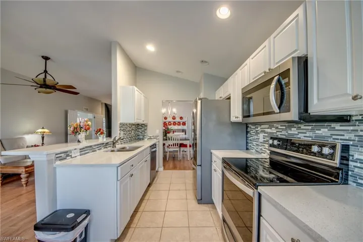 2467  Belleville  CT, Cape Coral, FL 33991