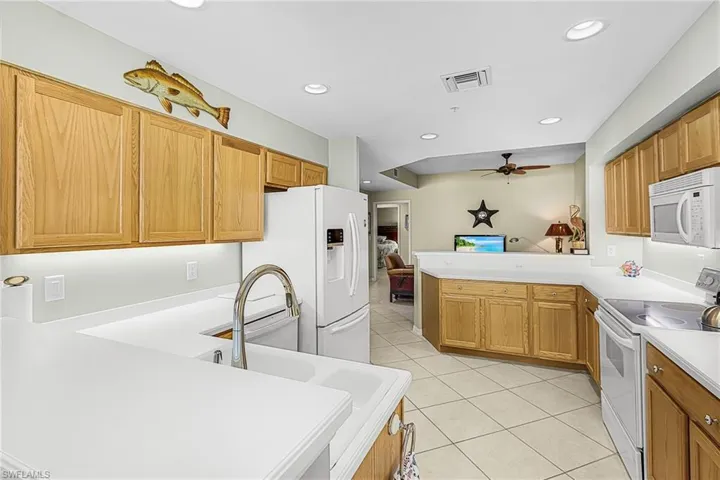 4141 Bay Beach Ln 442, Fort Myers Beach, Florida 33931