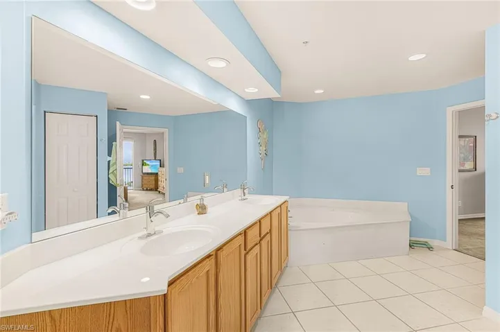 4141 Bay Beach Ln 442, Fort Myers Beach, Florida 33931