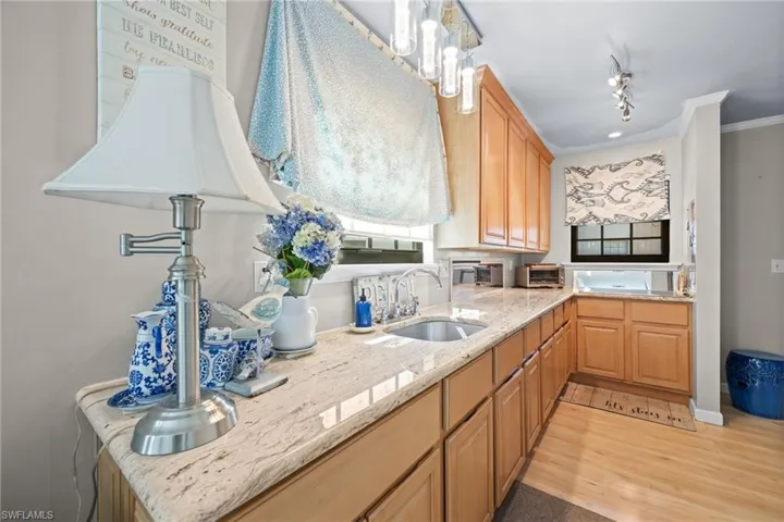 5290 Treetops Dr I201, Naples, Florida 34113