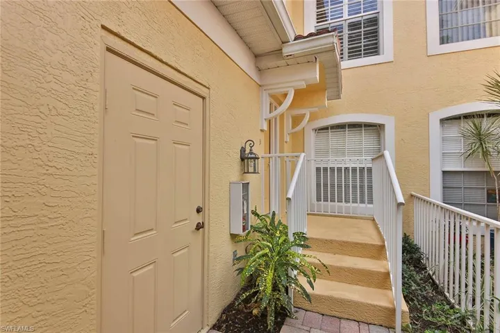 2215 Arielle Dr 1203, Naples, Florida 34109