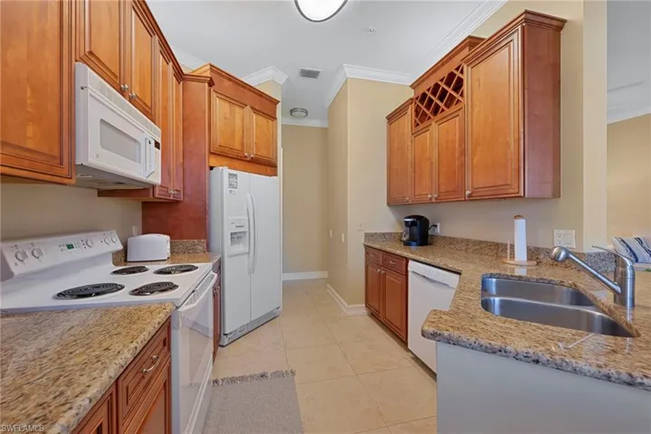 600 L Ambiance Cir 203, Naples, Florida 34108