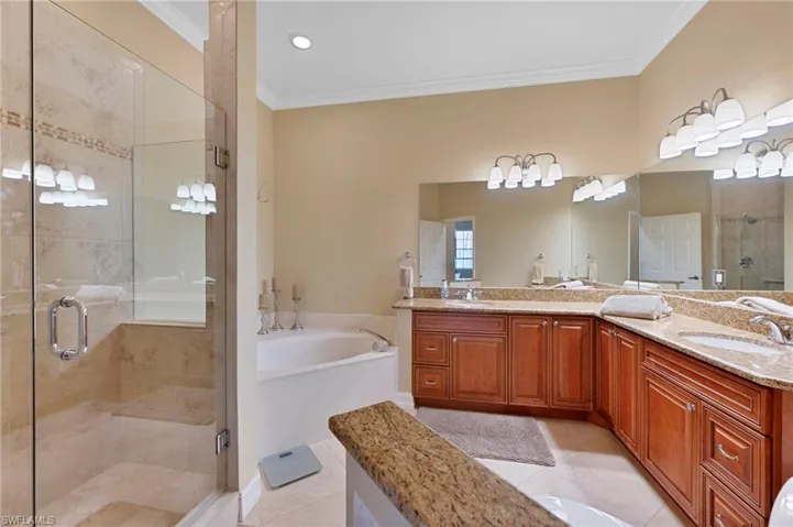 600 L Ambiance Cir 203, Naples, Florida 34108