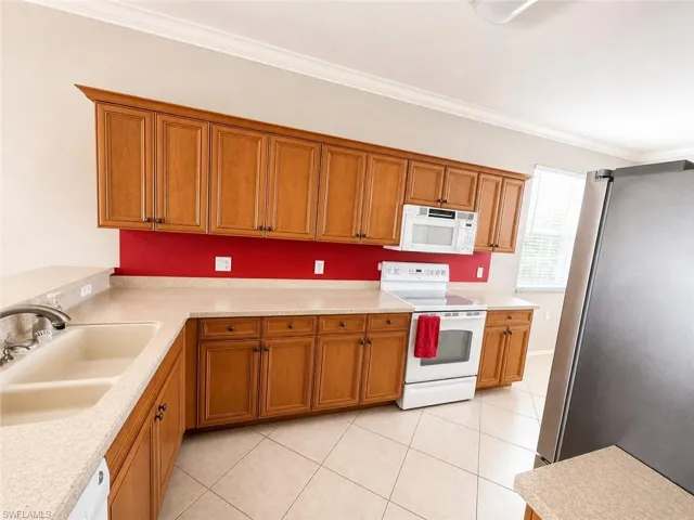 8490 Kingbird Loop 930, Estero, Florida 33967