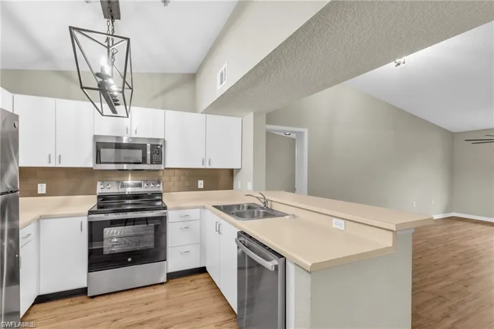 8271 Key Royal Cir 932, Naples, Florida 34119