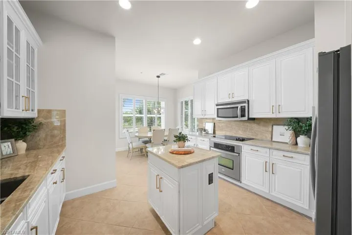 9220 Quartz Ln 202, Naples, Florida 34120