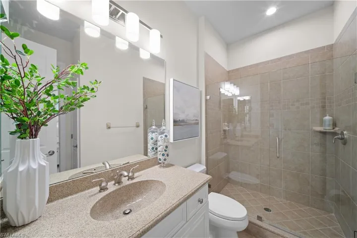 9220 Quartz Ln 202, Naples, Florida 34120