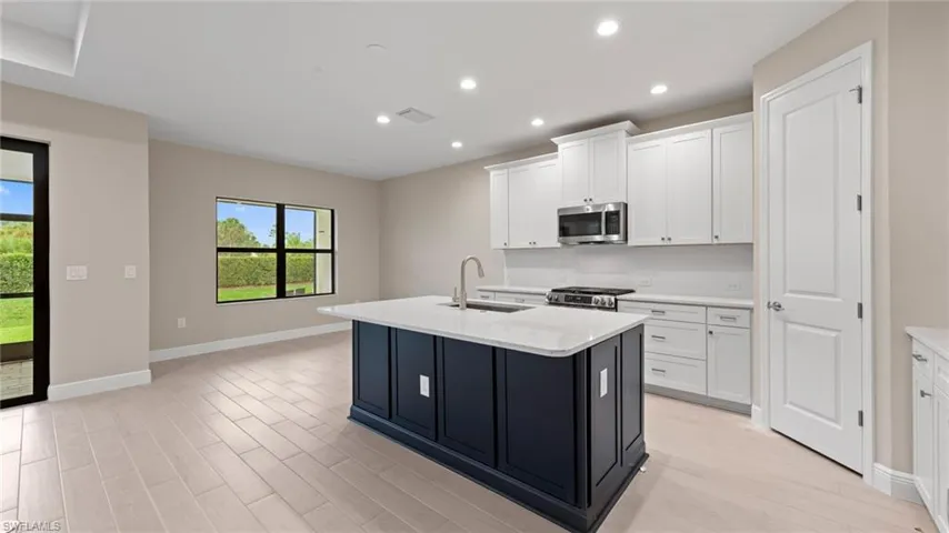 4166  Pegasus  WAY, Naples, FL 34120