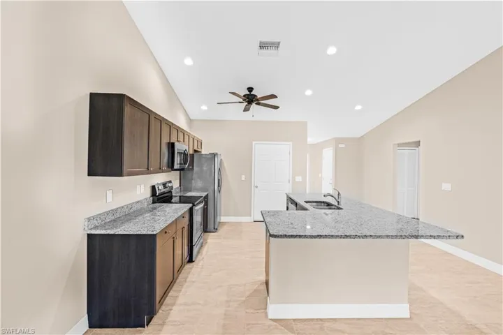 3509 Sw Santa Barbara Pl, Cape Coral, Florida 33914