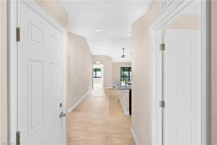 3509 Sw Santa Barbara Pl, Cape Coral, Florida 33914