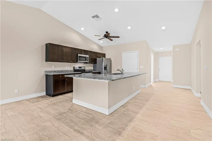 3509 Sw Santa Barbara Pl, Cape Coral, Florida 33914