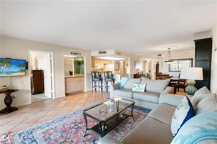 1550 sf of a/c living area