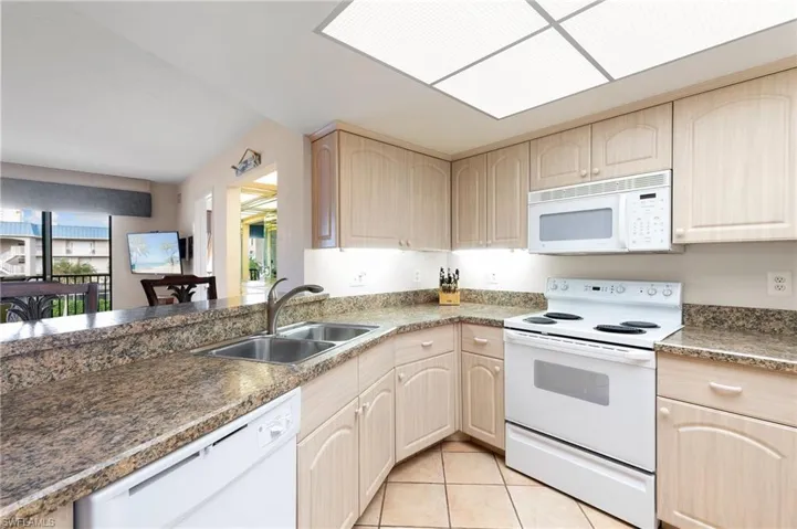 Under cabinet lighting