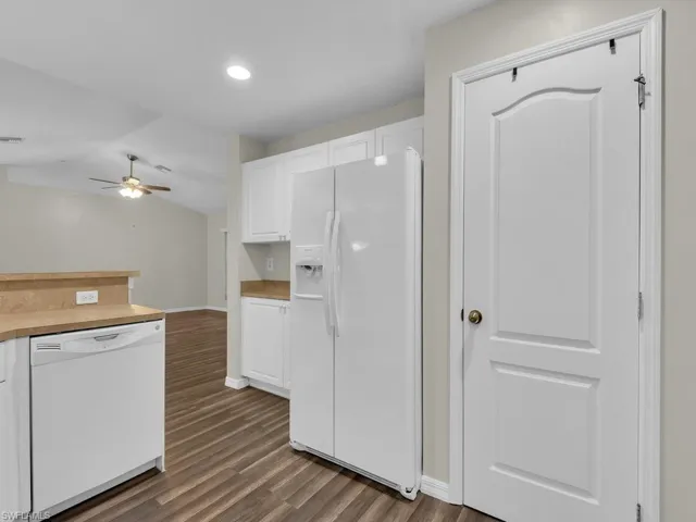 Kitchen w/ Pantry