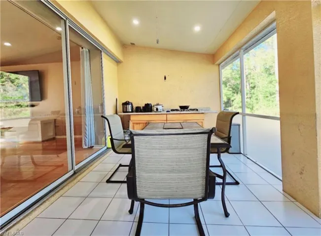 Screen Porch with vaulted ceiling
