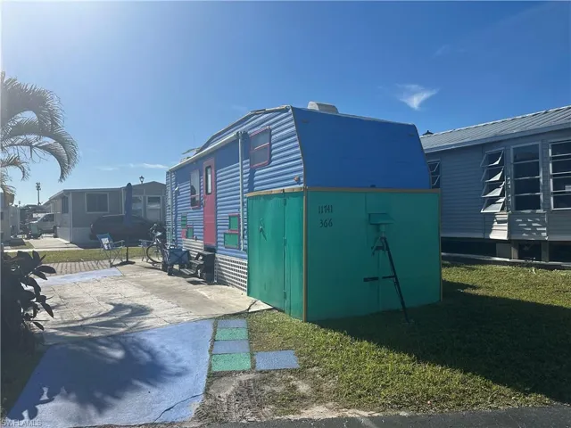 placement of mobile home on lot from front