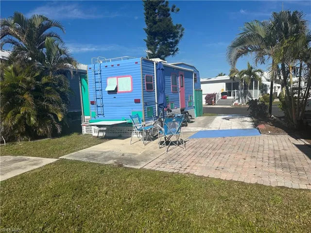 placement of mobile home on lot from rear