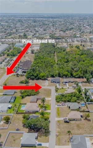 Birds eye view of property featuring a residential view