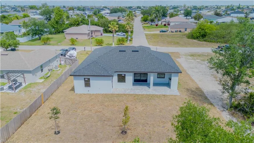 Birds eye view of property featuring a residential view