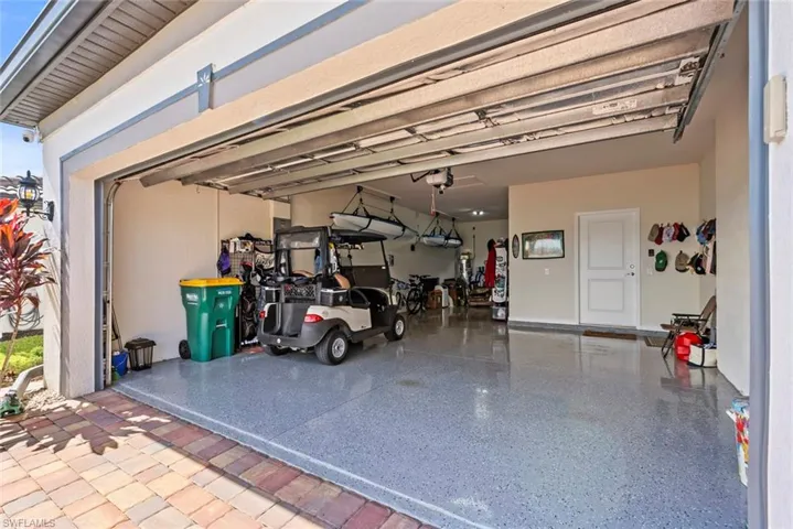 Large tandem garage
