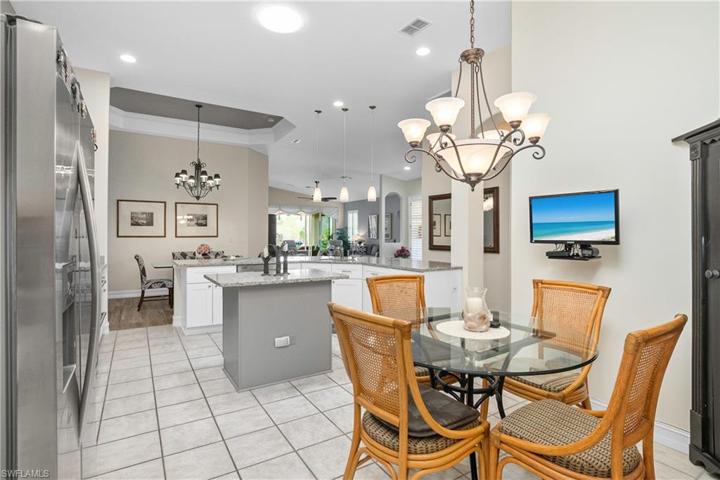 Large breakfast area