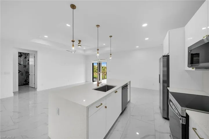1206 SW 4th  LN, Cape Coral, FL 33991