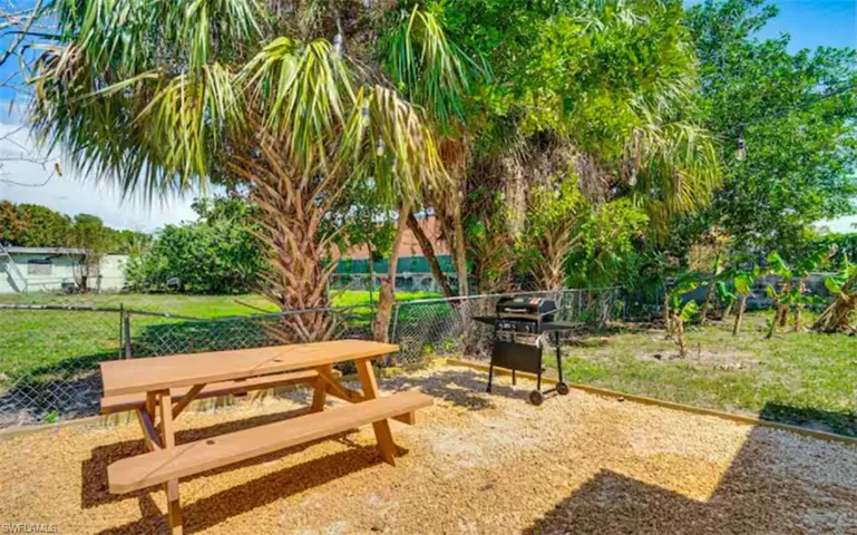 3067 Royal Palm Ave, Fort Myers, Florida 33901
