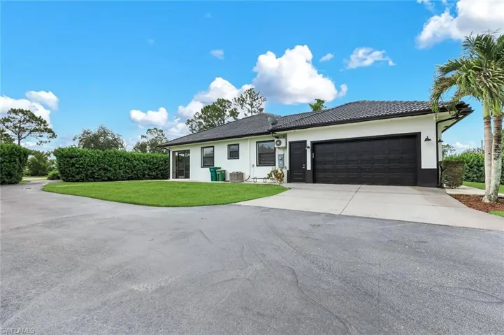 4860 12th St Ne, Naples, Florida 34120
