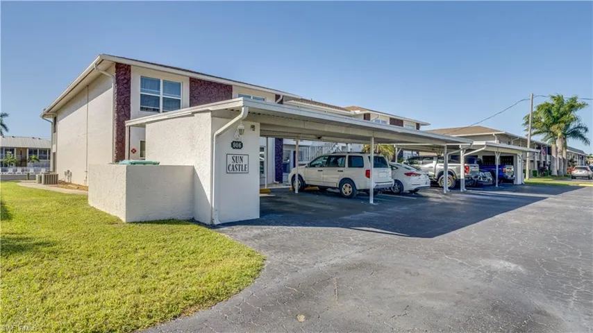Welcome Home! 906 SE 46th St. #101 Cape Coral, FL 33904