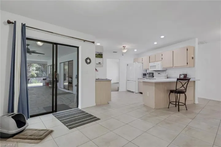 760 1st St Nw, Naples, Florida 34120